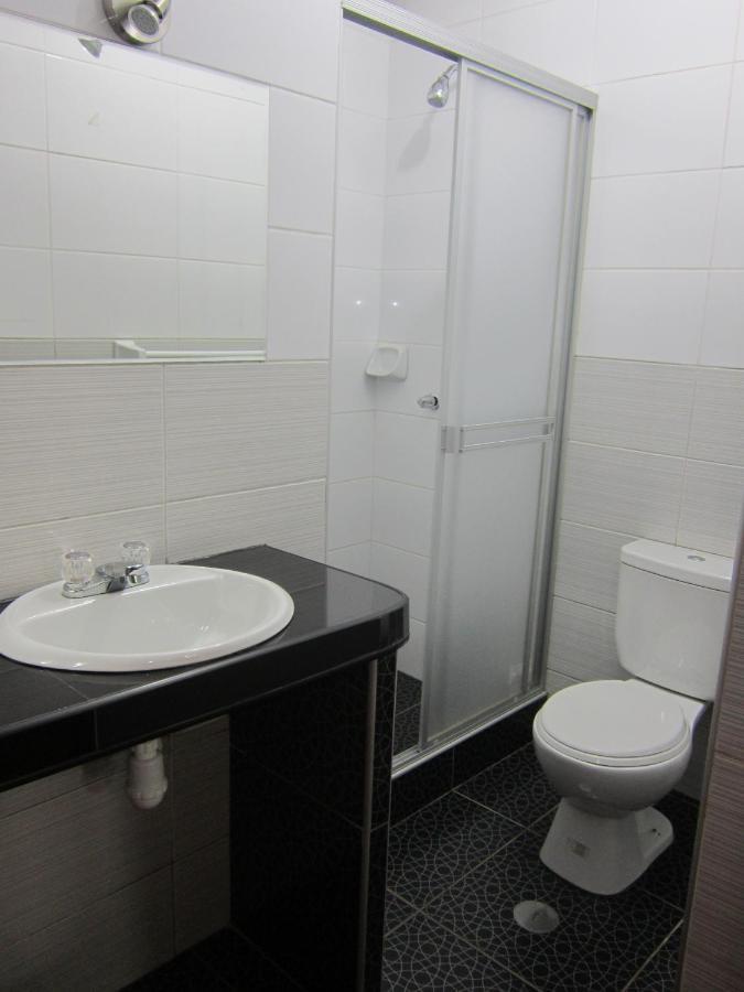Hotel Plaza Трухильо Экстерьер фото
