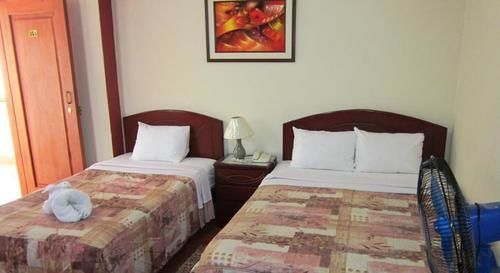 Hotel Plaza Трухильо Экстерьер фото